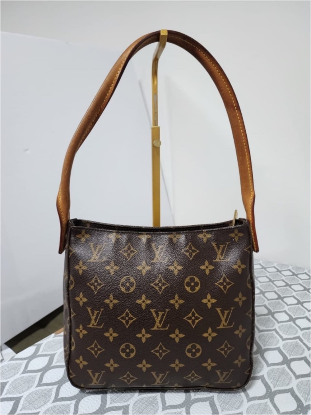 Authentic LOUIS VUITTON Monogram Canvas Looping MM Shoulder Bag Brown - Picture 4 of 15